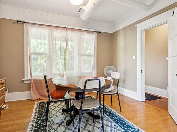 4th image of 831 E 4a St NE