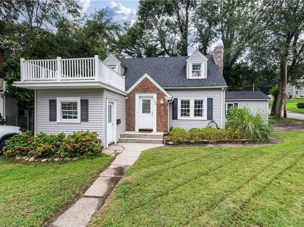 1149 Greenwich Ave, Warwick, RI 02886