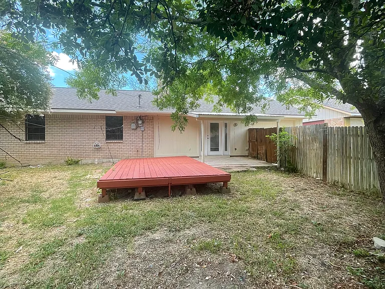 4221 Longhorn Trl — Photo 4