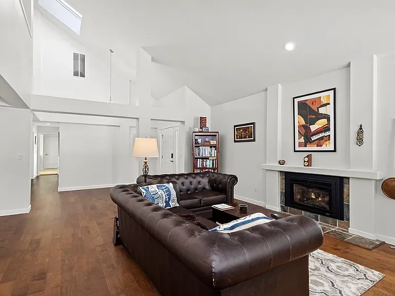 9032 Gleneagle Dr — Photo 5