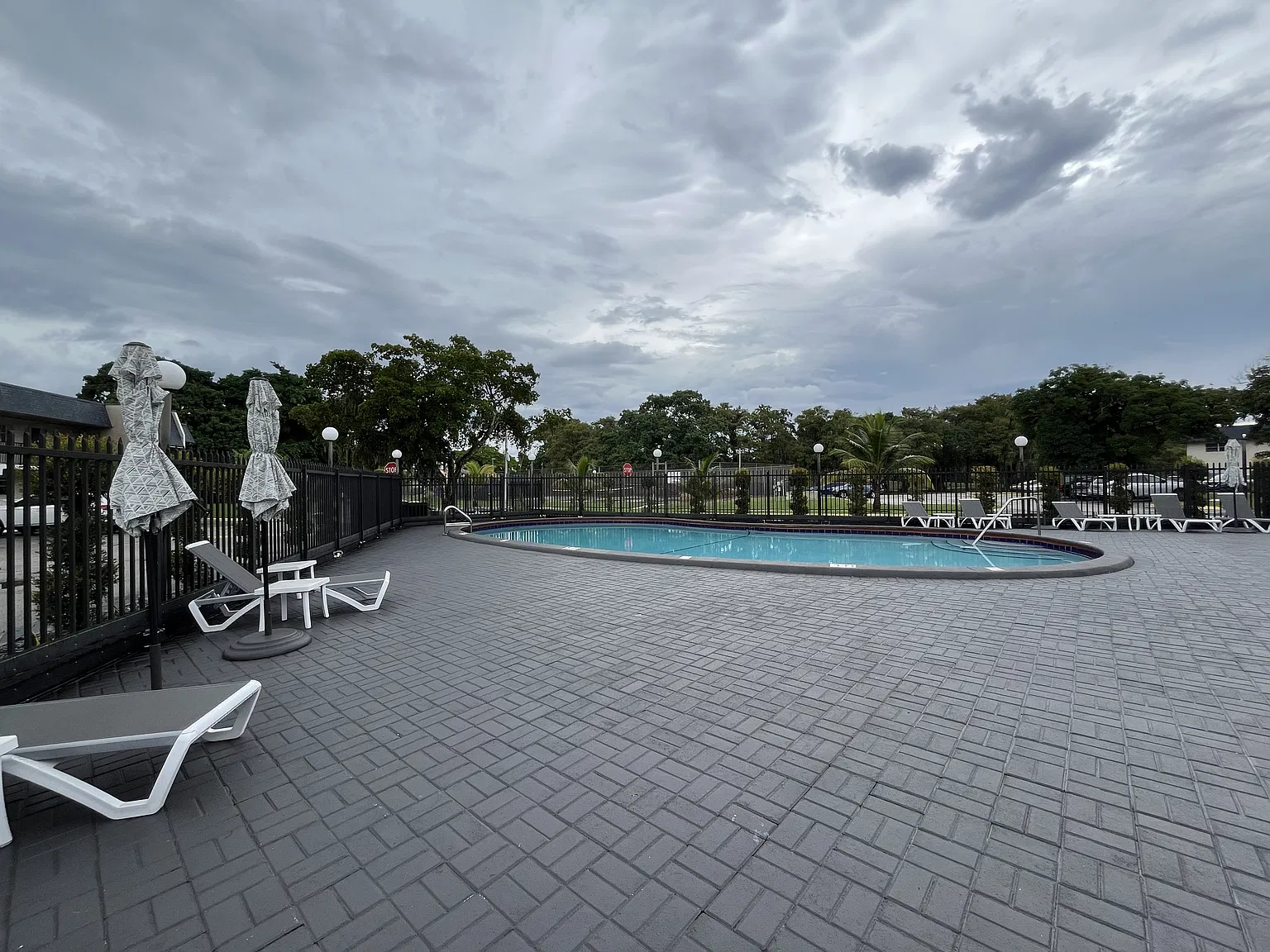 Arbor Key 4517 Unit 12f (Gusbonanza Llc) - 115 — Photo 2
