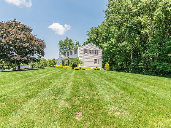 4th image of 204 Whitefield Ct
