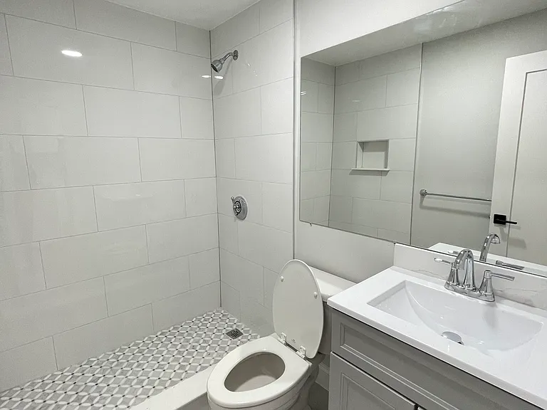 23 Claremont Ave #E — Photo 20