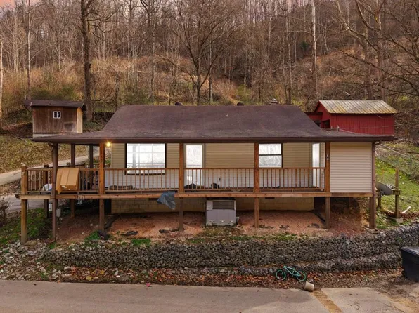 50 John Mullins Cemetery Rd, Vicco, KY 41773