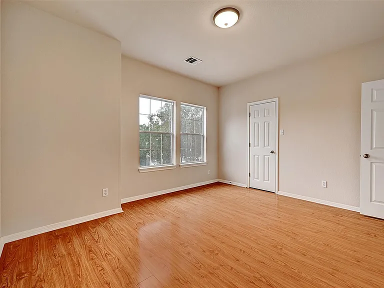 411 W Saint Elmo Rd #34 — Photo 23