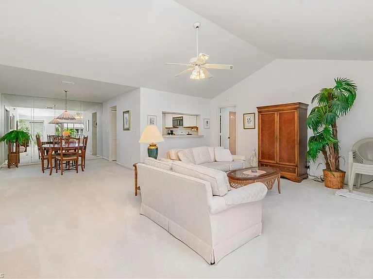 4111 Lake Forest Dr #523 — Photo 4