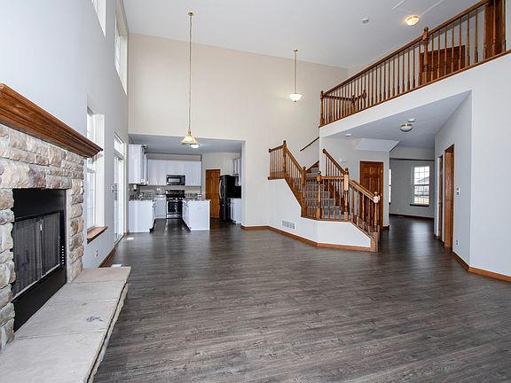 4th image of 952 Bennett Dr