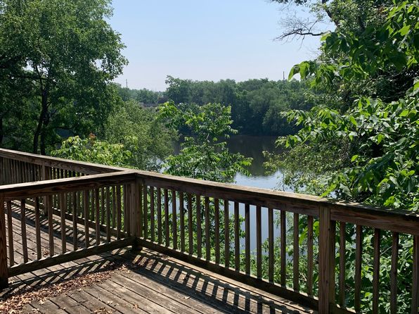 307 River St APT 17
