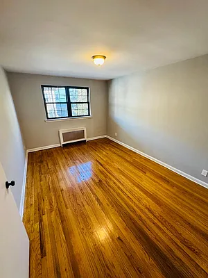 Rented by Halvatzis Realty | media 7