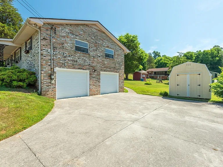6216 Mountain Laurel Rd — Photo 5