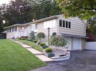 90 Old Stage Rd, East Brunswick, NJ 08816