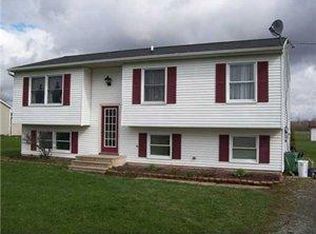 5877 Dunnigan Rd, Lockport, NY 14094