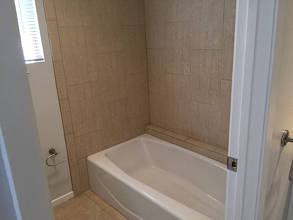 5th image of 267 Linwood Ave Unit F