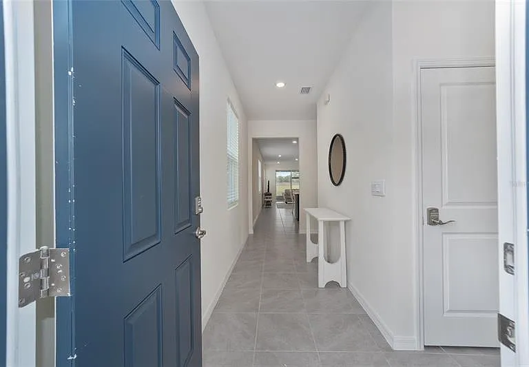 4110 NW 44th Cir — Photo 3
