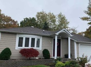 56 Chestnut St, Brentwood, NY 11717