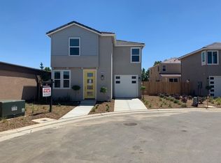 2470 Lombard Ln, Clovis, CA 93619