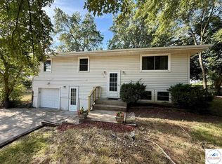 906 Willow St, Clinton, MO 64735