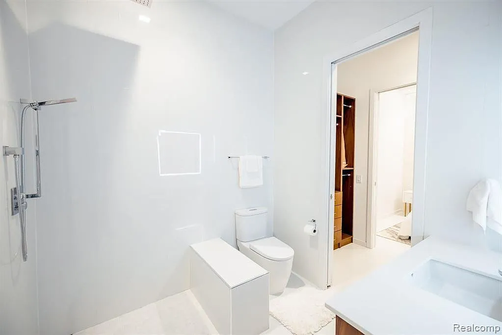 1 bed, 757 sqft, $3,000 — Photo 4