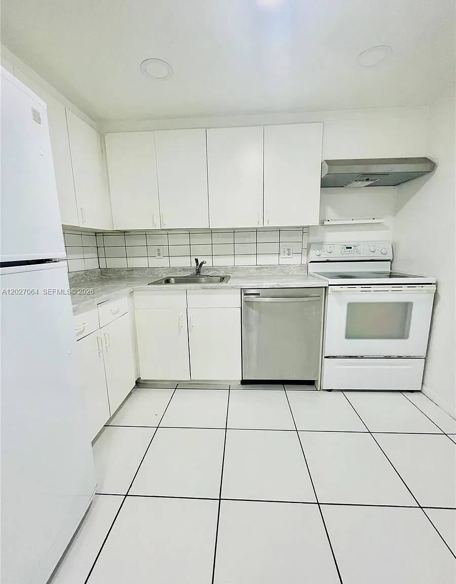 Sailboat Cay Condo — Photo 1