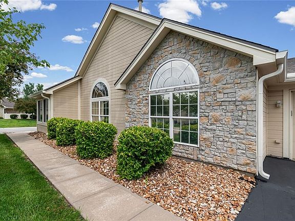 2nd image of 6147 NE Kensington Dr #26B
