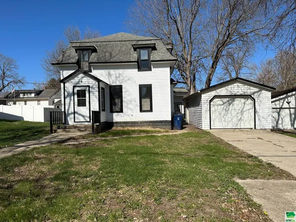 118 S Harker St, Paullina, IA 51046