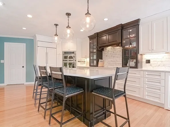 18 Carnation Cir #B, Reading, MA 01867