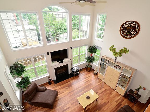 3rd image of 3821 Lacy Blvd