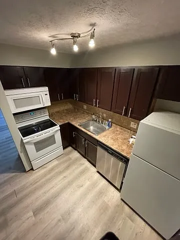 723 Bryden Rd — Photo 3