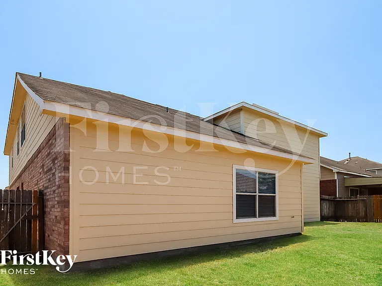 8610 Sunny Gallop Dr — Photo 15