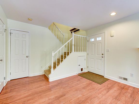 5th image of 111 Almond Dr #111