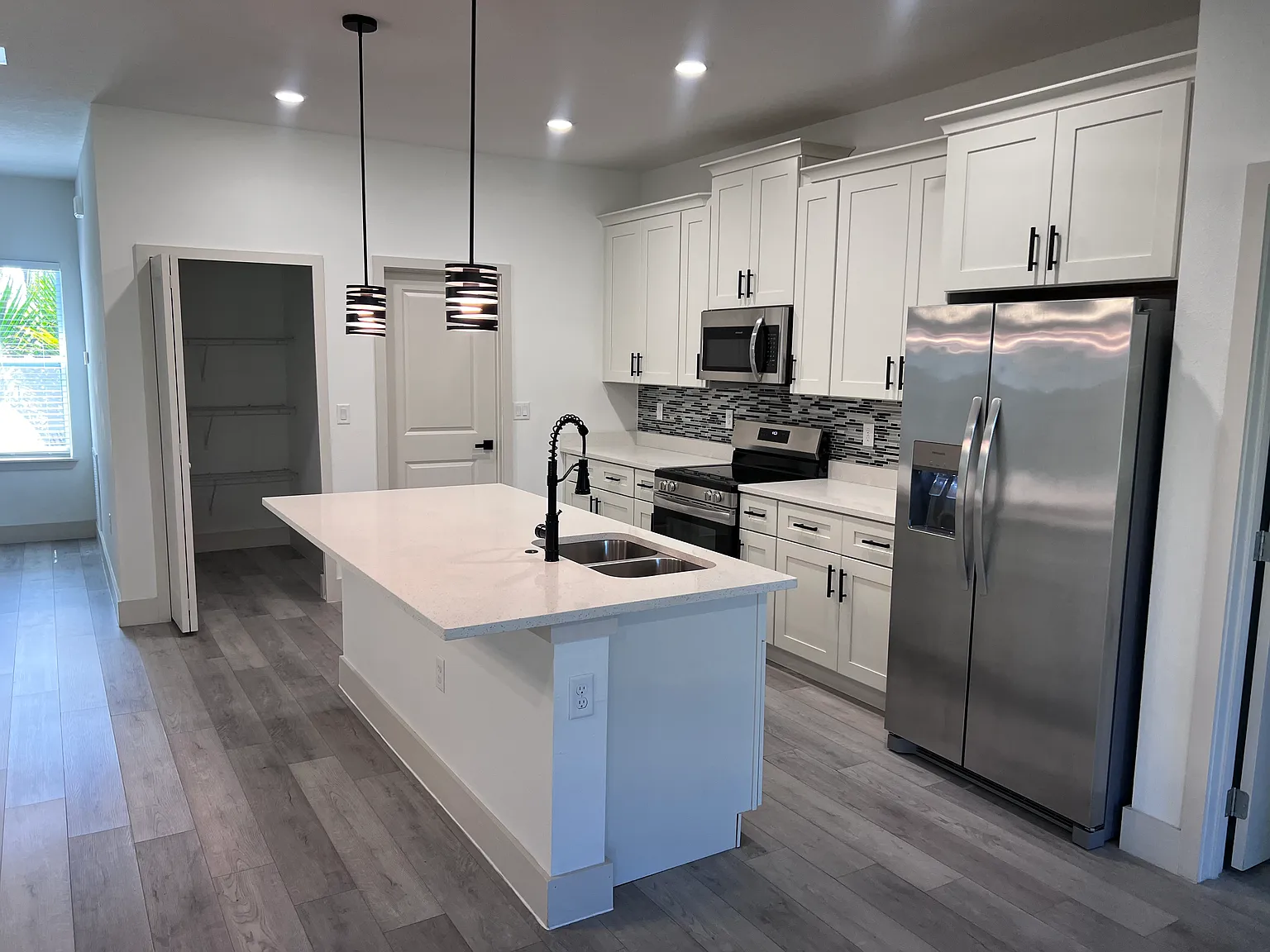 336 Sweetwater Dr — Photo 4