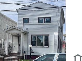 13702 234th St, Rosedale, NY 11422