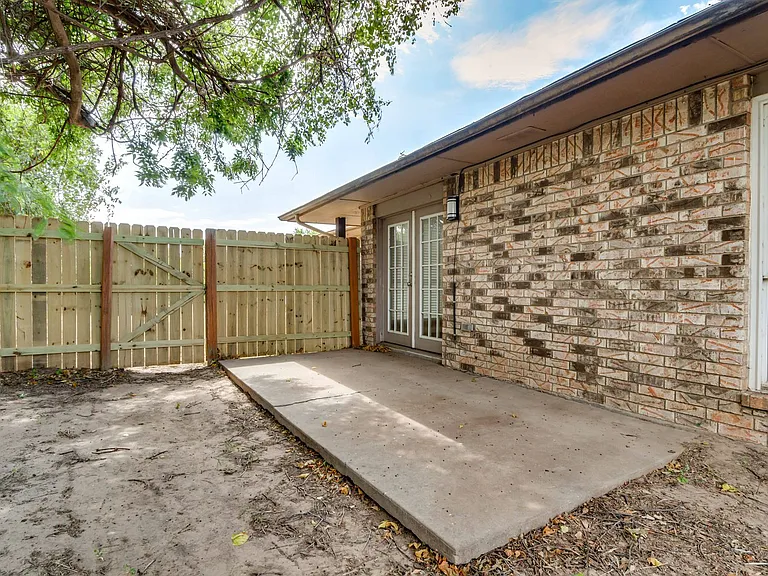 819 N Eagle Ln — Photo 43