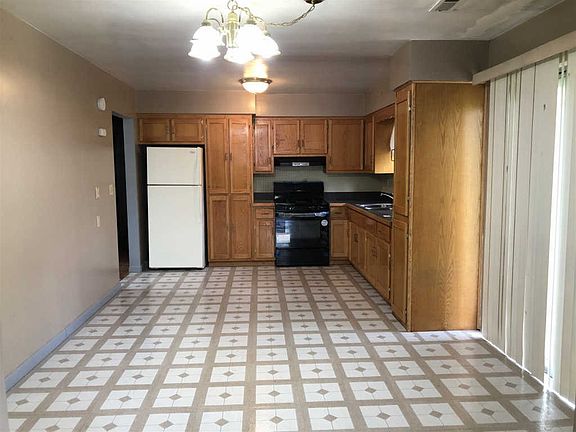 3rd image of 3029 Homedale Dr