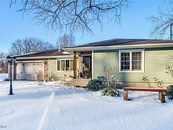 3rd image of 3302 Castalia Ave