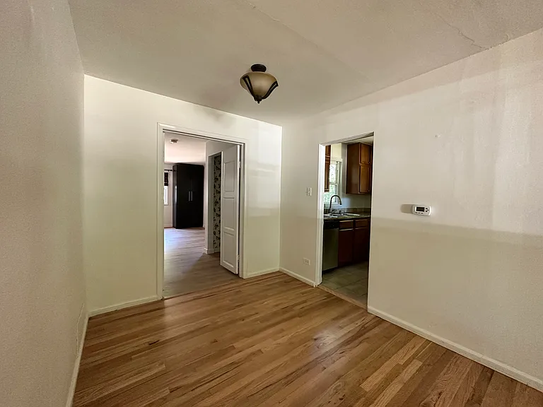 2633 S Race St — Photo 30