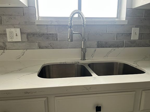 4th image of 2632 W Adobe Cir