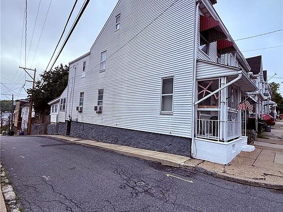 2nd image of 16 S 8th St