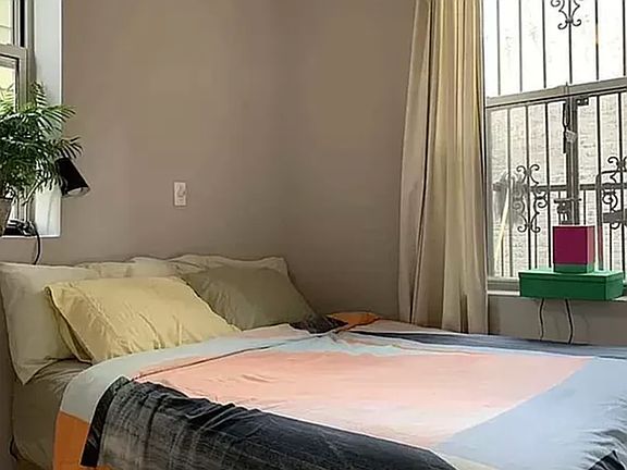 4th image of 158 Rogers Ave APT 2d