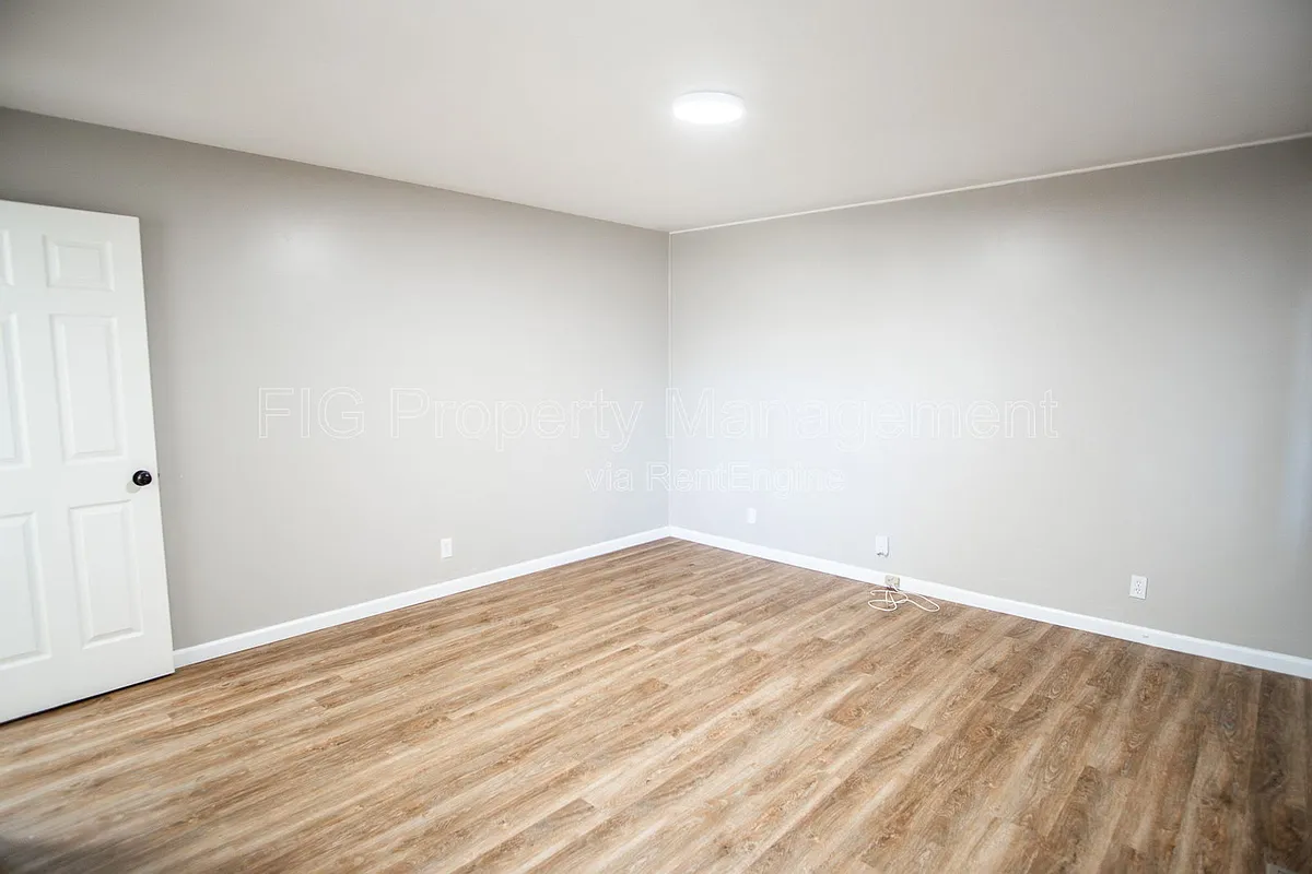 Building Photo - 315 N Castle St #4