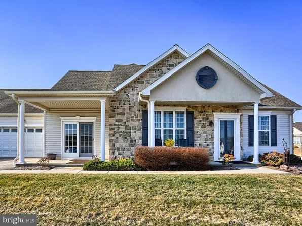 55 Dolomite Dr, York, PA 17408