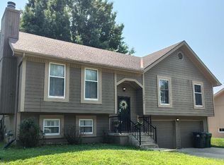 2003 NE Dill Dr, Lees Summit, MO 64086