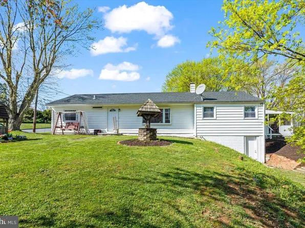 401 Pine St, Shoemakersville, PA 19555