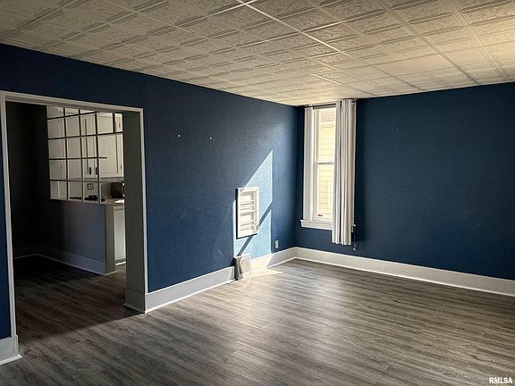 4th image of 901 NE Glen Oak Ave #2
