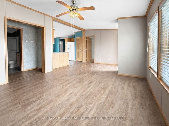 5th image of 3033 Townline Rd #260