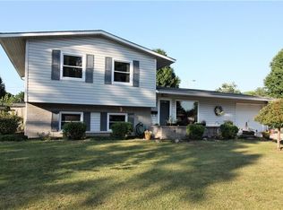 3028 Streamside Ct, Columbus, IN 47203