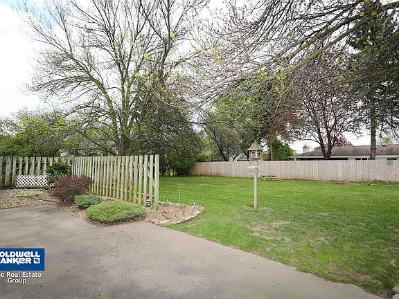 3rd image of 125 Wenban Ave