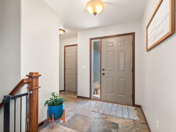 3rd image of 213 S Sunshine Ave