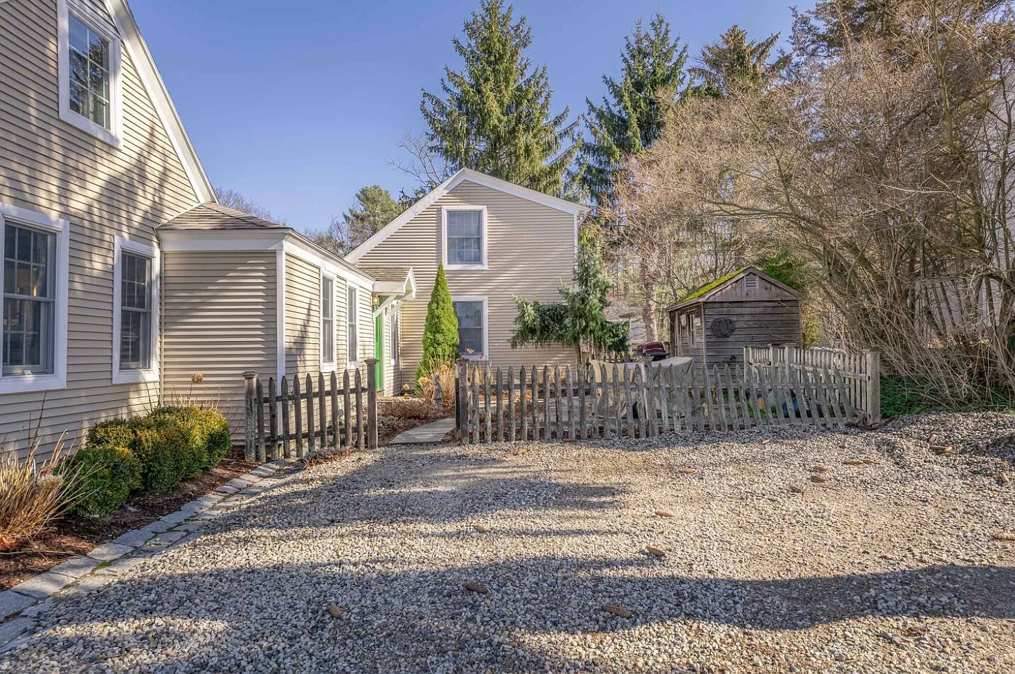 3 bed, 2.5 bath, 1819 sqft, $2,950 — Photo 3