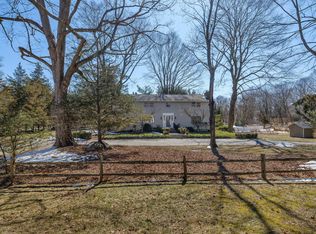 57 River Rd, Essex, CT 06426